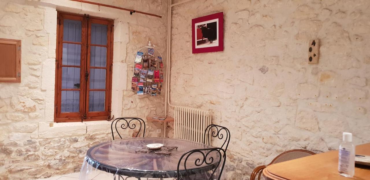 Joli Maison En Pierre Villa Arles Exterior photo